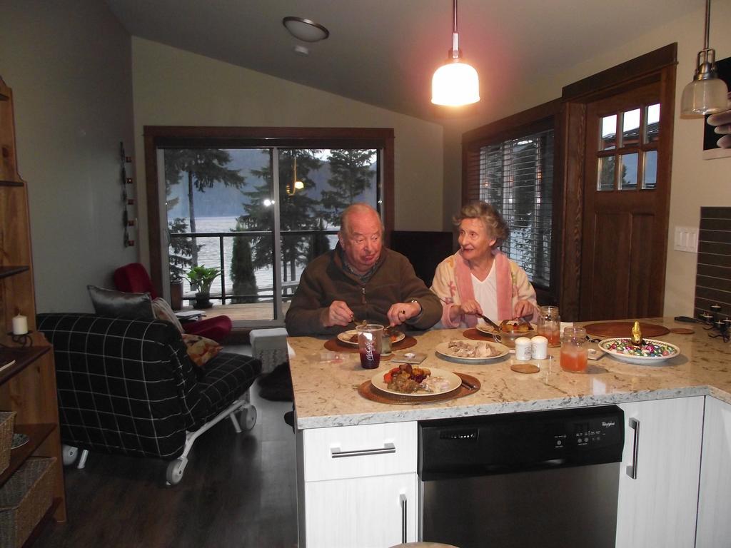 Wild Coast Chalets Port Renfrew Rum bild