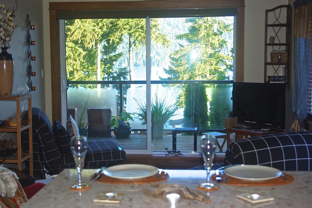 Wild Coast Chalets Port Renfrew Rum bild